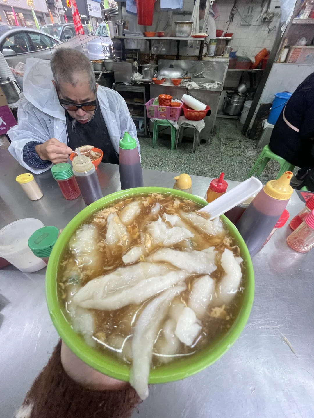 在香港🇭🇰越不起眼的小店越好吃……