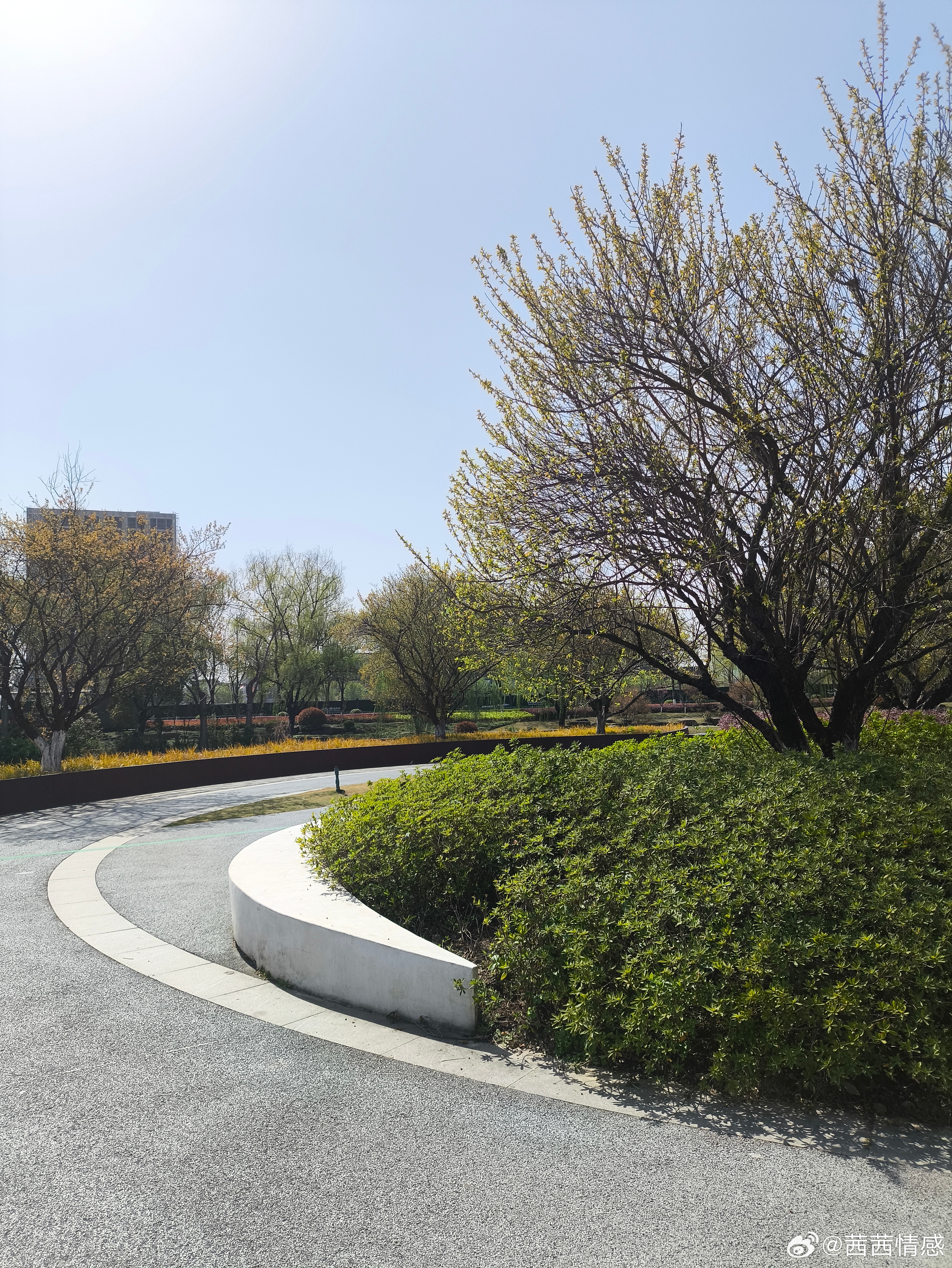 大大方方结束一段不真诚的关系有时候，人生就像是一场戏，我们难免会遇到一些不那么真