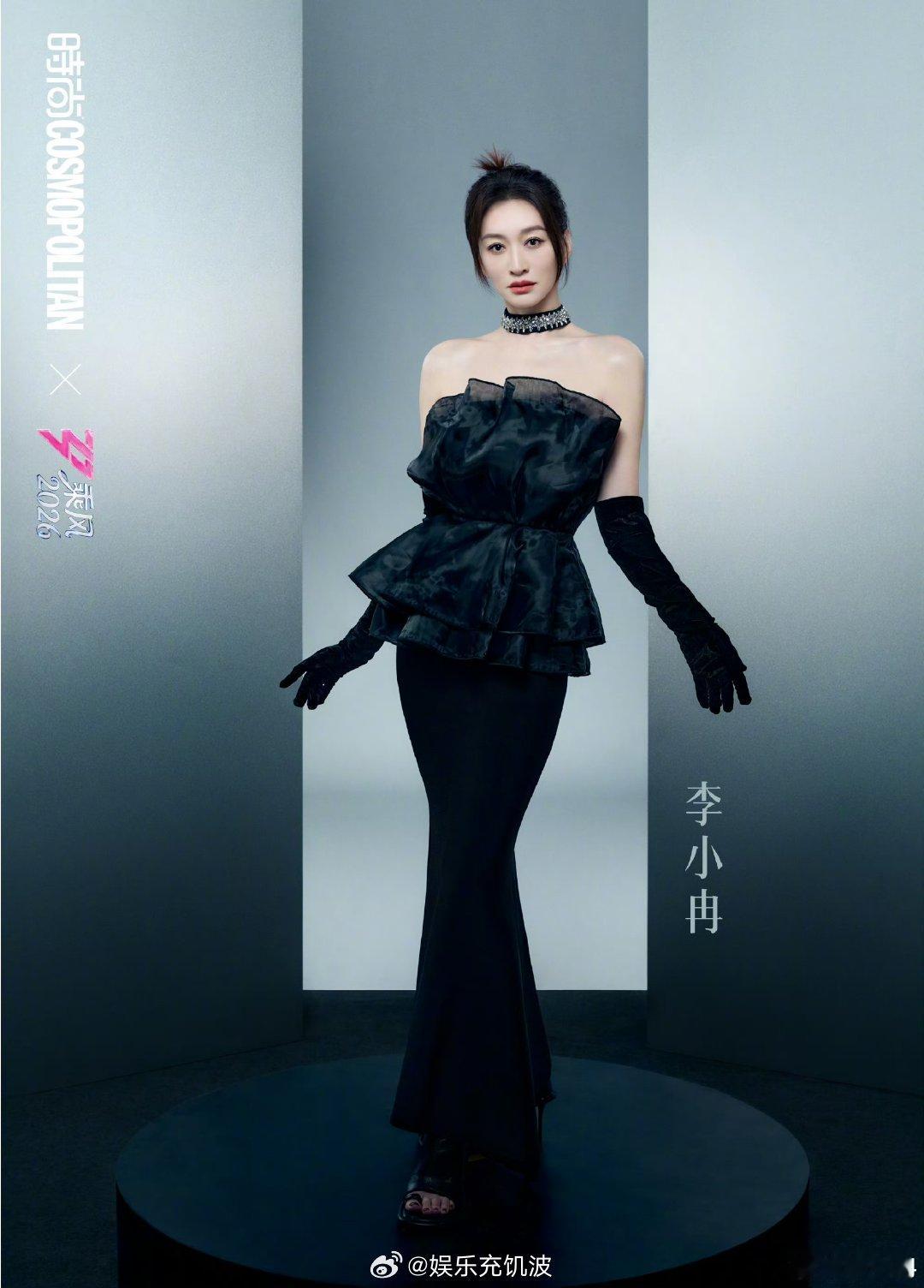 李小冉的乘风工位被姐姐们投喂堆满一眼望去全是投喂，李小冉人缘真的绝，期待《心愿便