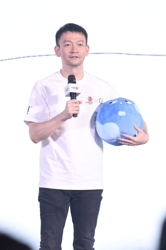 刘德华在《流浪地球3》中的精彩演出终于画上了圆满句号，这背后有哪些故事？
202