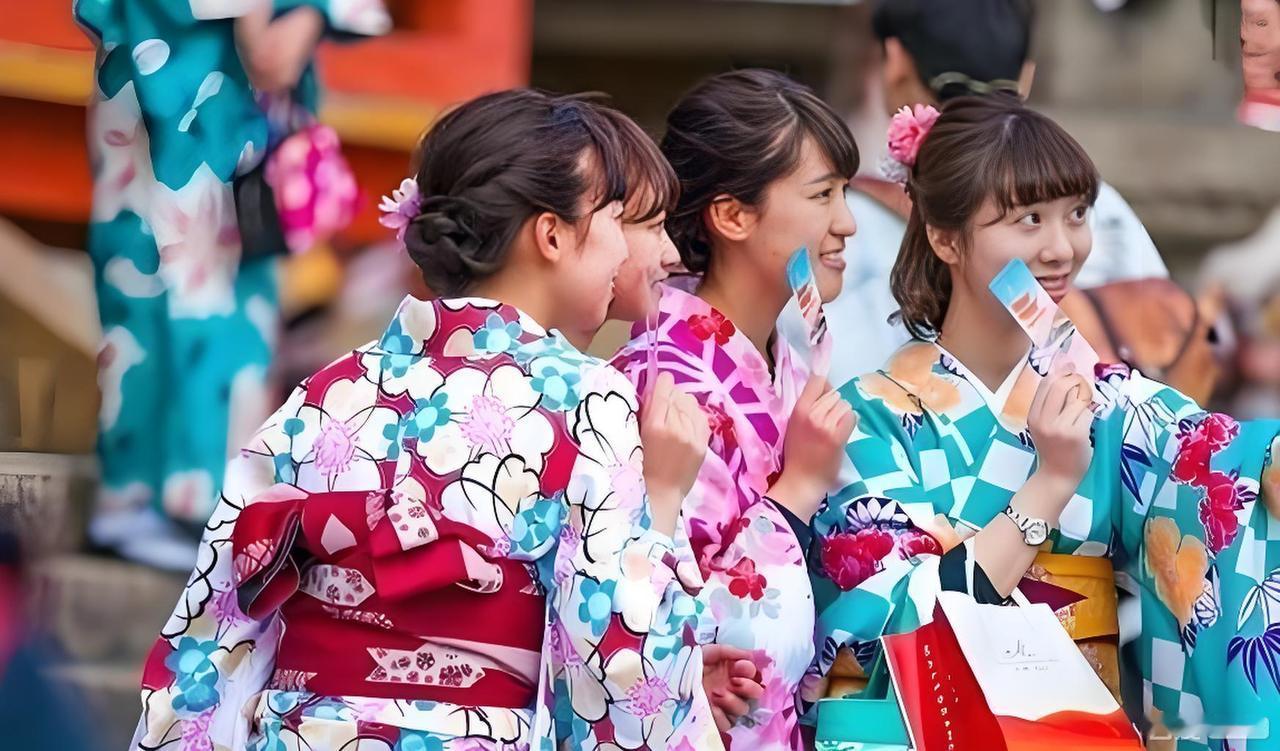 在日本工作的朋友回来了，我问他：那边担心战争吗？他说：可能你想不到，担心的不是日