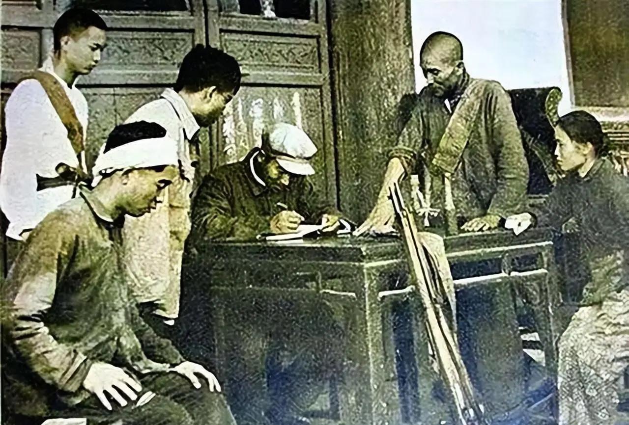 最后一对匪帮夫妇被消灭的内幕：1965年居然调动7000人联手围剿，轰动的抓捕行