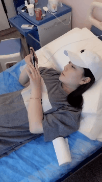 要不是你来照顾我，我早就出院了！ ​​​