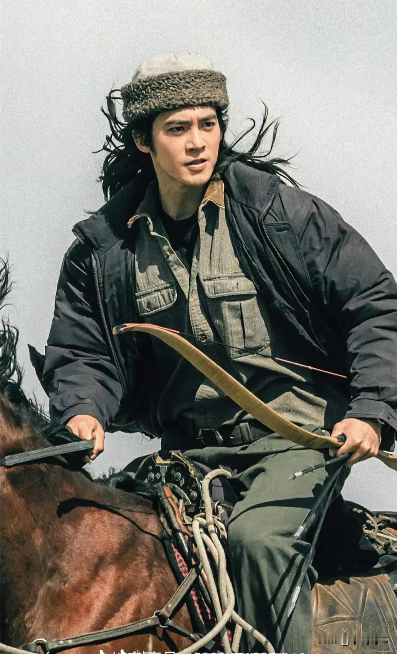 抛开演技不说，于适的长发真的太有诱惑力了，很少有男生留长发看起来不娘反而阳刚气十