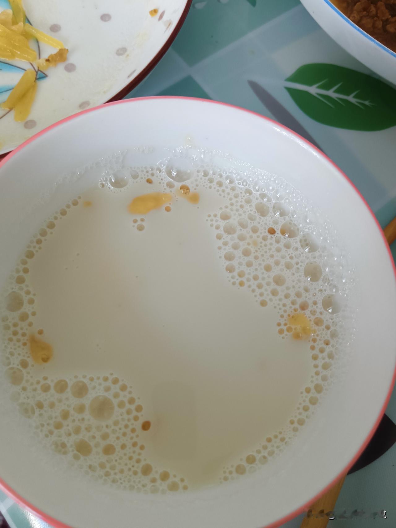 早上简单的对付点，到了中午在做点好吃的，

今天吃饭比较晚点，因为今天孩子不上学