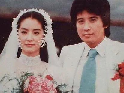 秦汉和林青霞在一起将近20年，他却不给林大美人一个婚礼。是不是结过婚的他知道婚姻