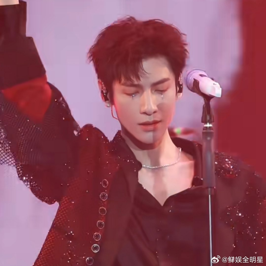 罗云熙天赐的声音总算等到音综资源，罗云熙进组录制天赐的声音，坐等播出。
