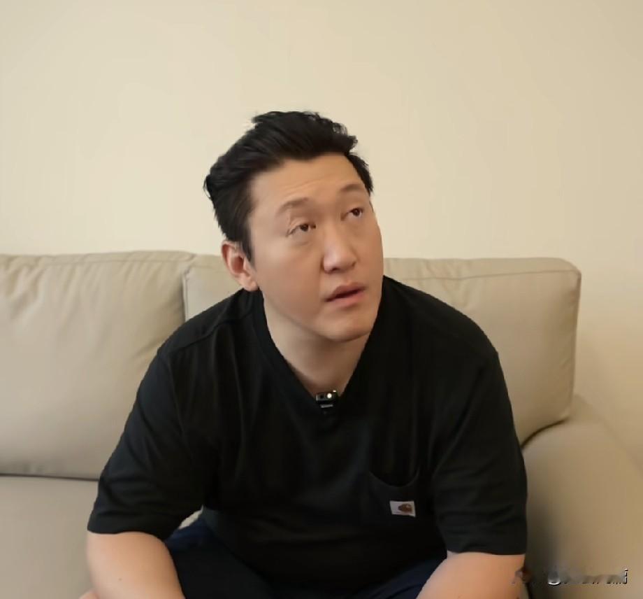 荧幕上的大哥，生活当中的逗比老爸！

赵龙豪，原名赵纯阳，大家更熟悉他的经典角色