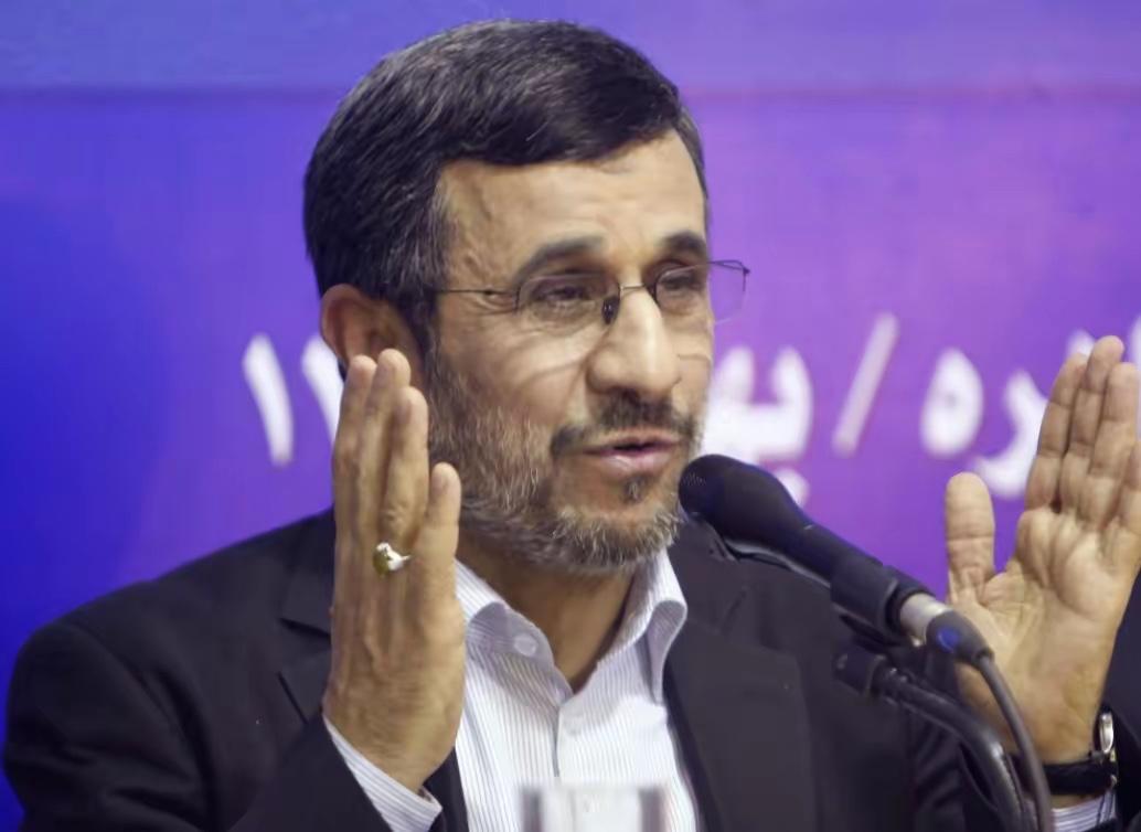 全网都被伊朗骗了！
​所有人都以为，内贾德三次参选总统被拒、被软禁，是因为他太能