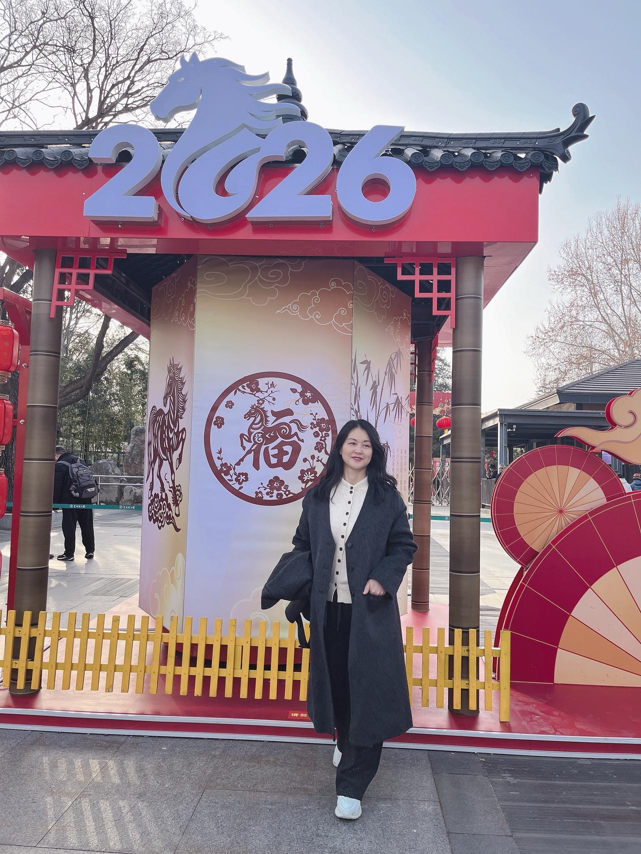 “繁花落尽皆过客”这辈子最不应该亏欠的人就是自己！人这一辈子无法掌控的事情很多，