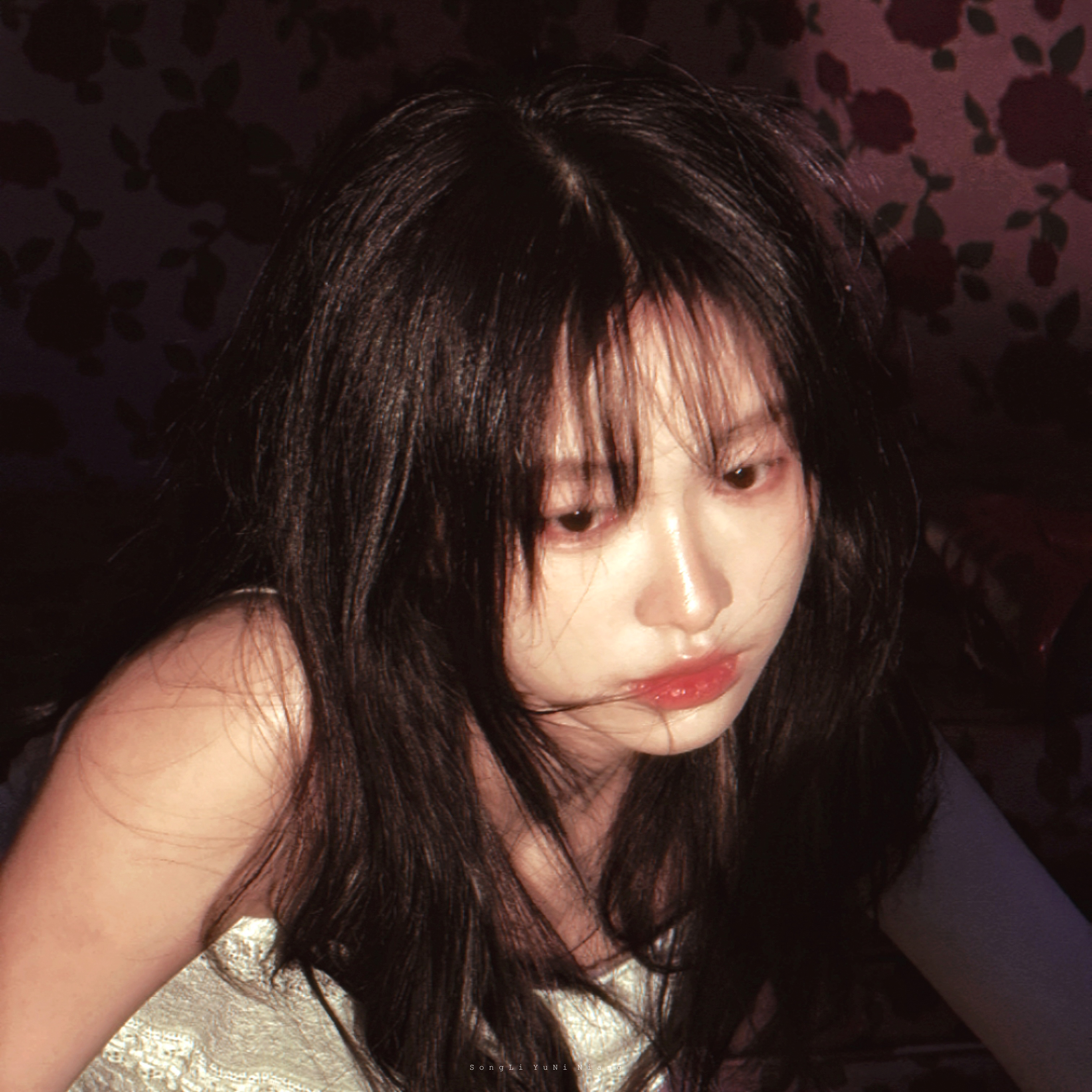 杨肸子。“手札第一页雾凇。” 