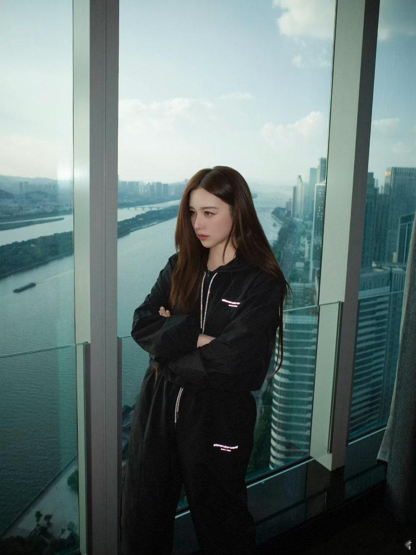 阚清子阚清子最新证件照状态阚清子瘦下来美成这样 下课一起走吧学姐！阚清子这组路透