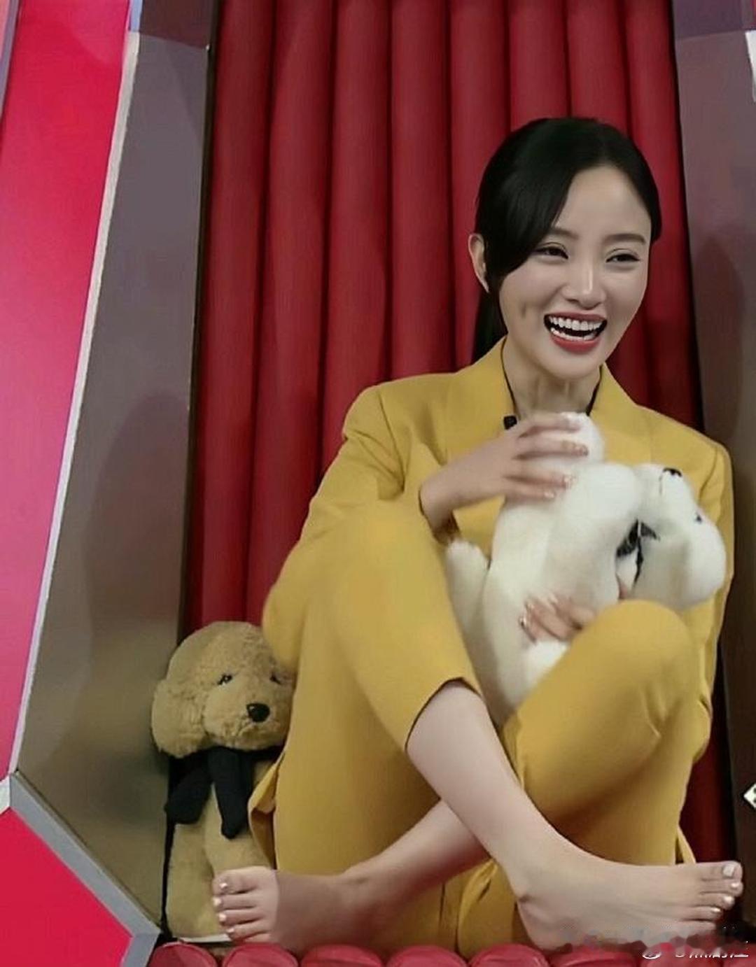 李小璐晒小脚丫 