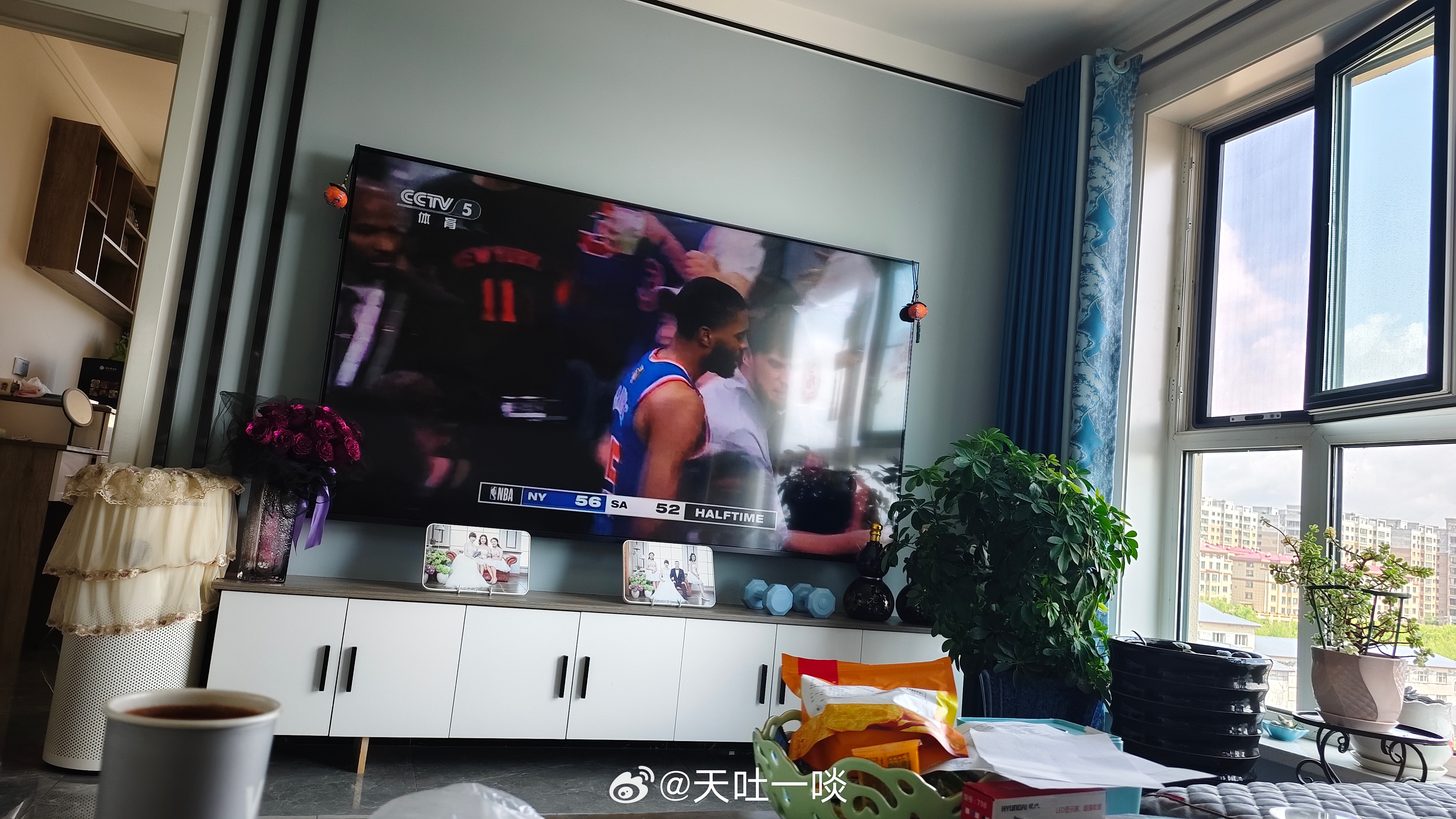 尼克斯真硬，第二节反超。好像是打了一个三十比十八。文班亚马第二节有情绪啊😱nb