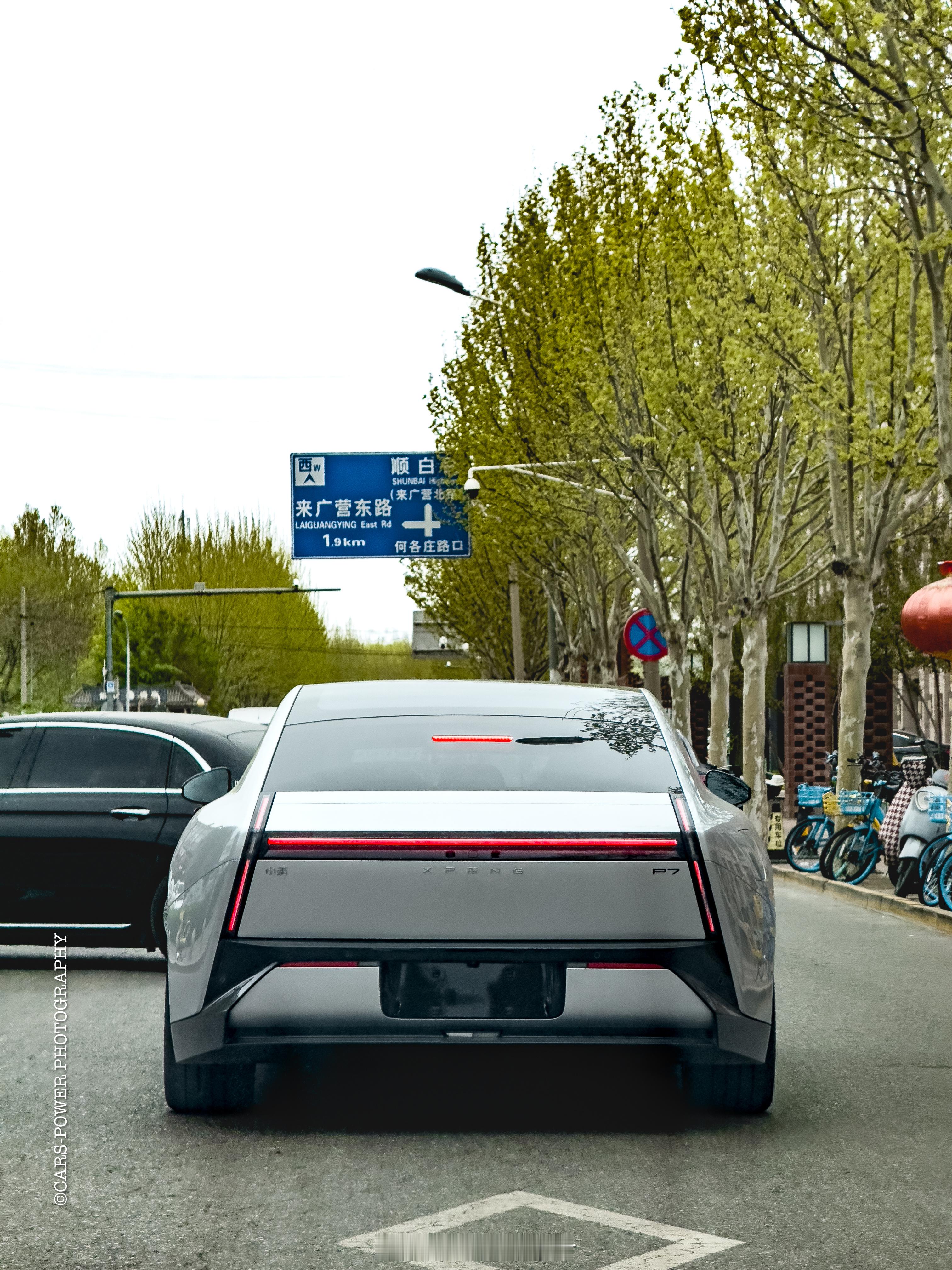 小鹏P7 确实很帅但是卖的不好……会不会就是因为太帅了你觉得呢？ 