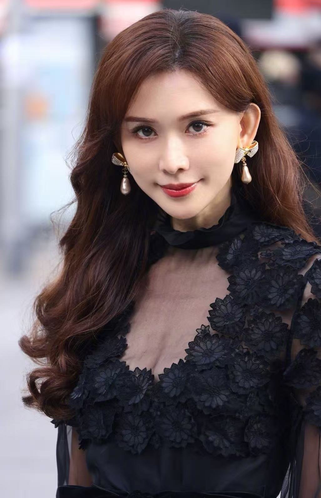 林志玲我希望每个女孩子都相信自己 思想独立和经济独立，这八个字说起来容易，做起来