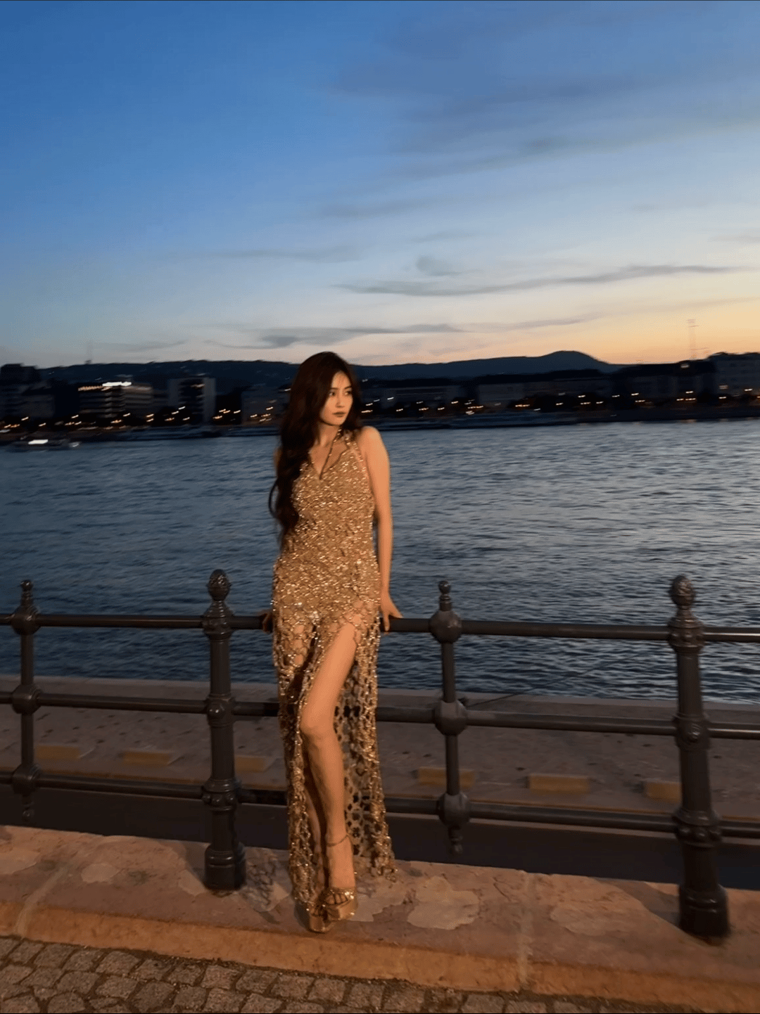 白鹿的腿好长啊怪不得腰会粗 ​​​