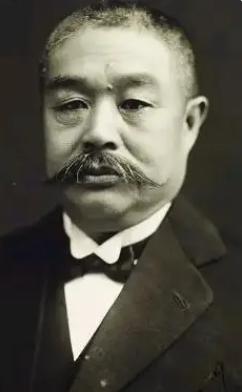 1923年，61岁的曹锟非要娶19岁的刘凤威。小姑娘一万个不乐意，嫁给一个能当爷