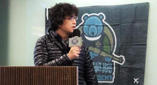 谋“独”当生意！沈伯洋拿美元、“赚红钱”、圈黑钱