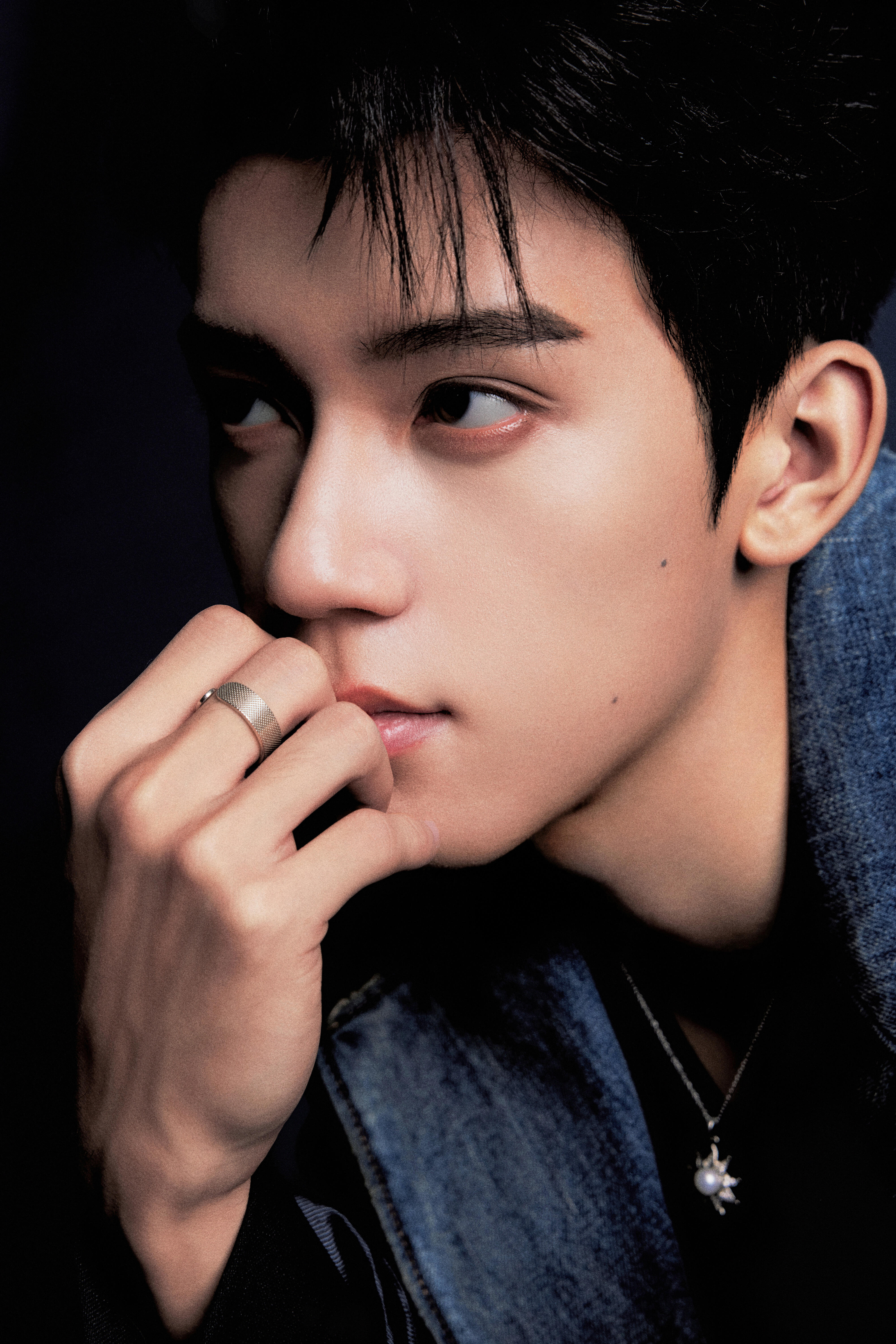 林沐然体育生人格疯狂顶号中片场刚被粉丝夸完帅，下一秒直接开启健身模式💪🏻咋这