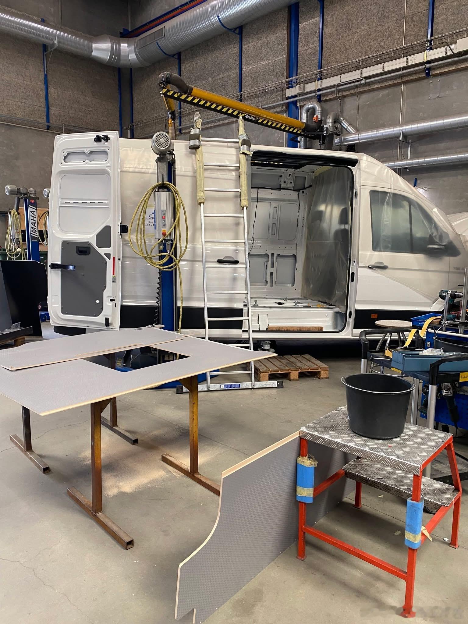 受力点其实还是在底盘 