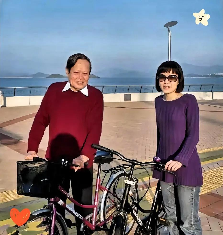 惊闻巨星陨落，最痛心的莫过于那个与他携手走过21载春秋的翁帆！

     28