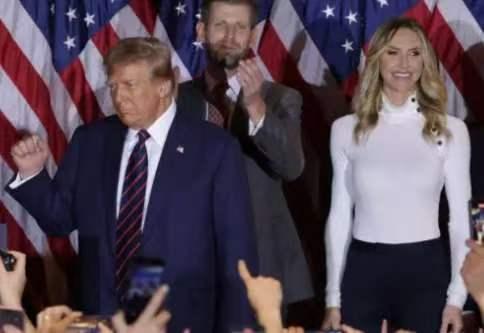 全世界都在盯着特朗普下月中旬的访华行程，结果美国那边突然放出一个大消息，直接引爆