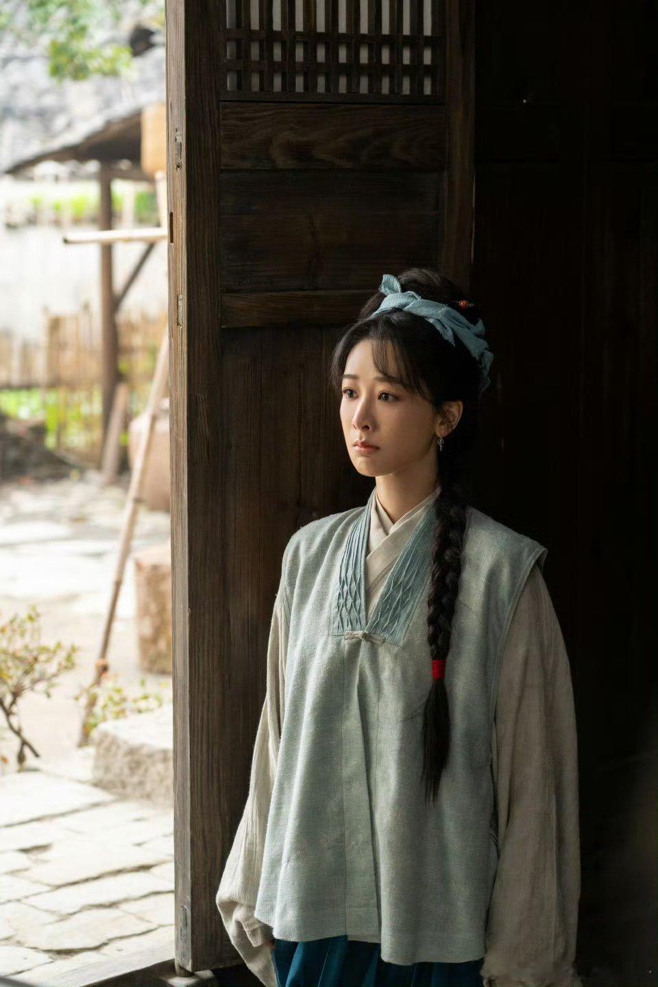 谢娜想吃杨紫祯棒牌脏脏包 谢娜在线为杨紫《家业》打call，脑洞大开喊话想吃祯棒