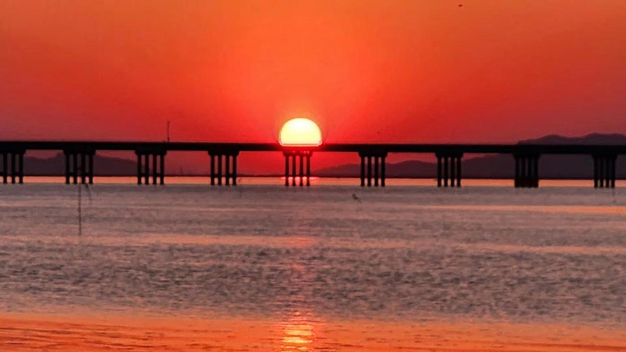 远赴一场南姥咀的落日盛宴湖水映晚霞 晚风拂心头这一刻，人间皆是温柔
