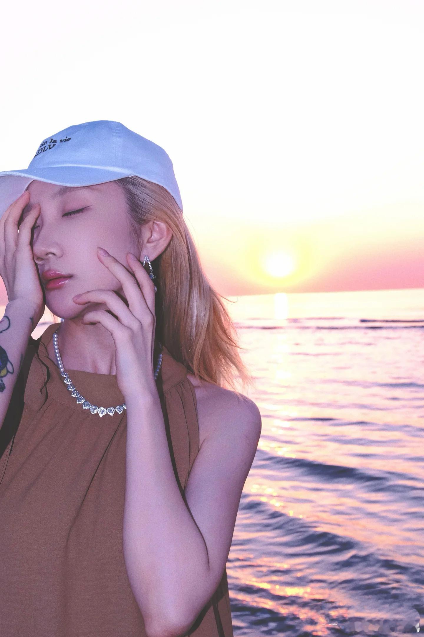 乃万态度slay全场 女 rapper 展态度，乃万巡演主题超吸睛 ​​​