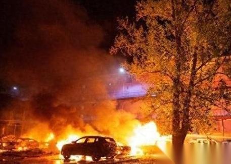 欧洲那边又整出大乌龙了，4月10号那天，仨波罗的海小国凑一块儿发了个联合声明，一