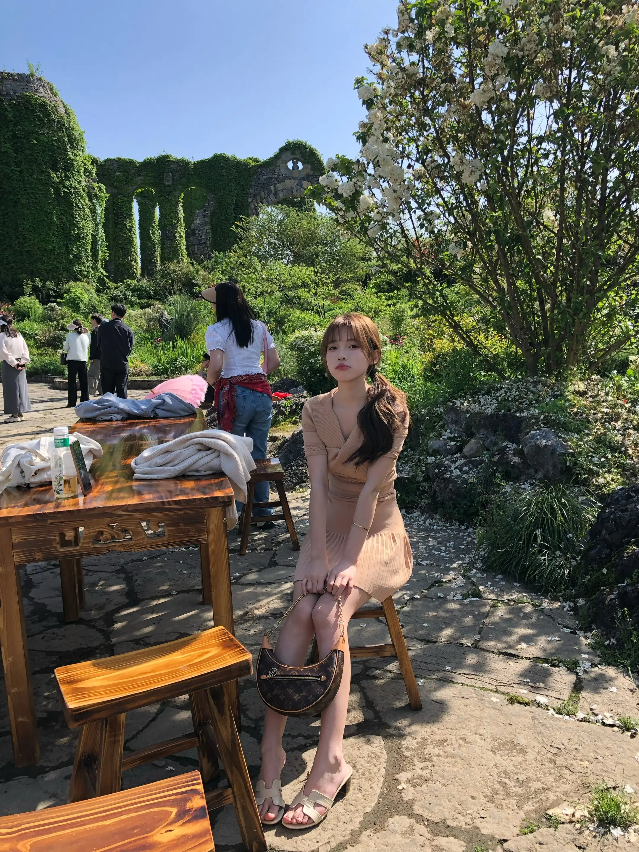 亲爱的女孩 任何时候你都可以转头和放弃 人生没有什么必须的