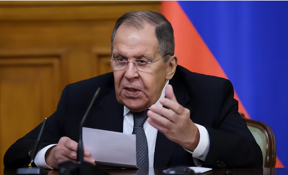 赶在解放军围台前，俄外长表态：若台海爆发冲突，俄支持中国统一。

根据塔斯社的报