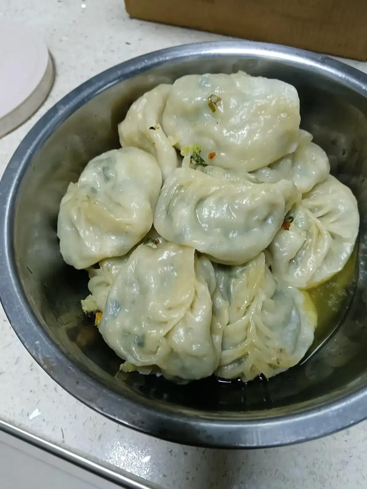 为啥家里每天做饭的那个人？

吃剩饭的总是她

每天辛辛苦苦做的饭

别人都是吃