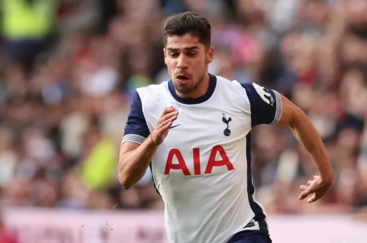 🥇转会专家Fabrizio Romano独家：佛罗伦萨已就签下马诺·所罗门达成