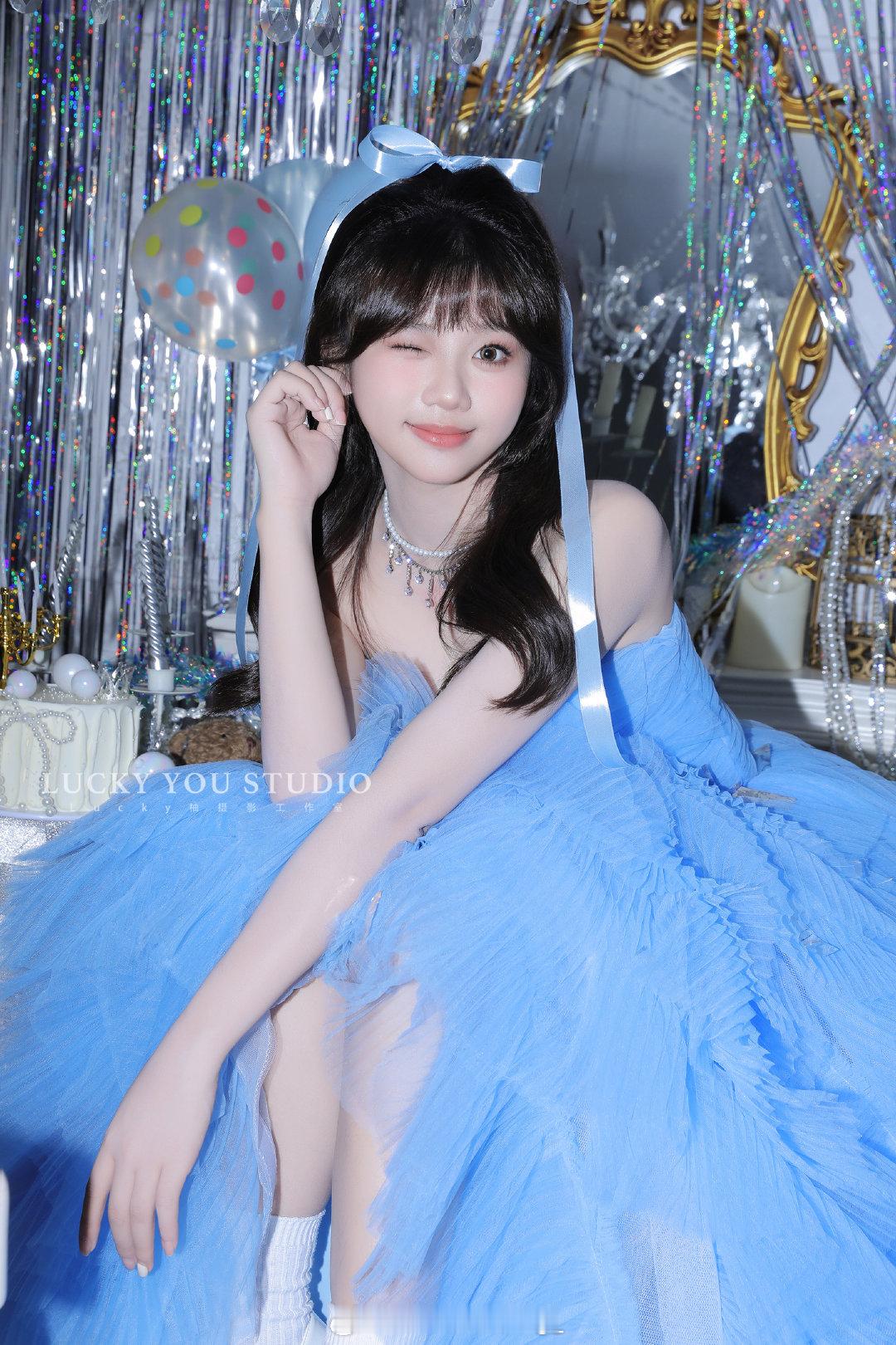 客/ 超美蓝色蓬蓬裙生日写真#广州约拍[超话]# #深圳约拍[超话]# #肇庆约