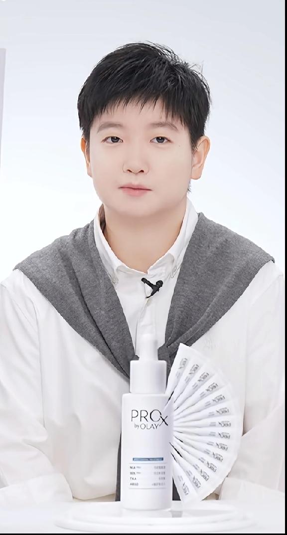 把赛场战术用到护肤上！孙颖莎的淡斑“绝杀”太绝了🏓✨
 
莎莎这波跨界太会了！