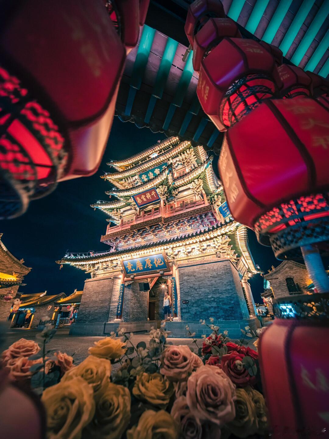 第一批在山西变装的外国人交作业了  外国人的山西游到底有多City 山西的美景真