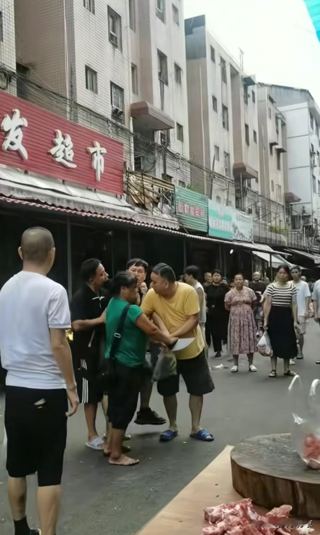 别和杀猪的比横，那绝对有一个算一个，绝对吃大亏。更别说这刀都提手上的，一个冲动，