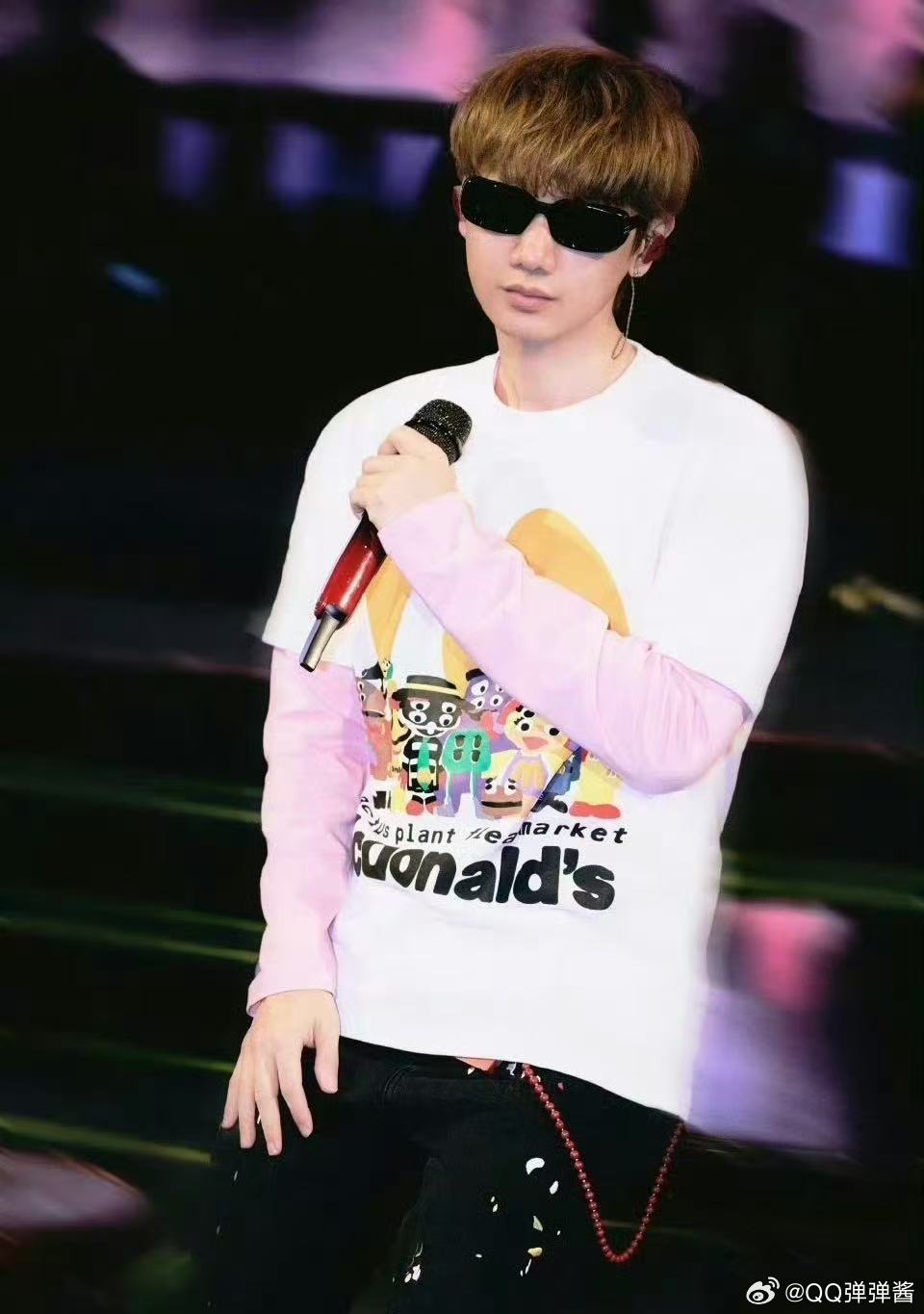 林俊杰给汪苏泷送花篮林俊杰送花篮给汪苏泷，大佬之间的神仙友情！JJ跨界宠泷泷，林