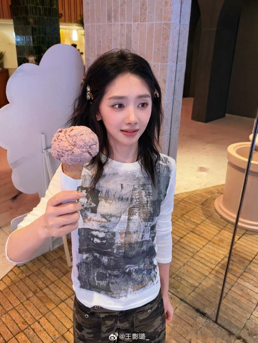 王影璐本名叫王璐璐 王影璐本名王璐璐高冷宝儿姐私下本名软萌可爱，巨大风格反差，轻