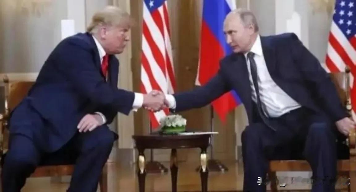 特朗普没料到，估计普京也没料到，英国首相居然面向全世界，说了一句“中国，是世界三