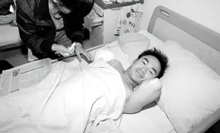 "可乐男孩"薛枭，如今已入职可口可乐。当年 5.12汶川大地震里，他被困废墟80