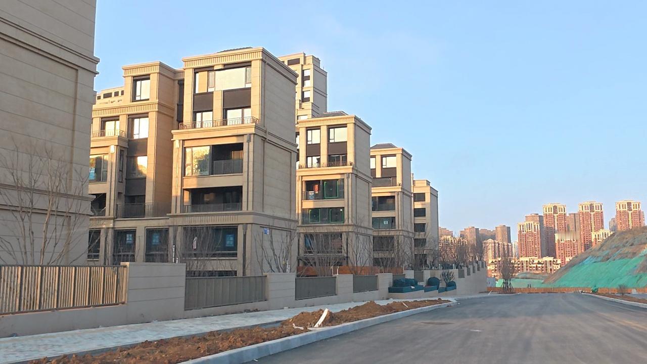 大连甘井子泉水河南区域将于2026年1月28日出让三个新地块，总面积约5.5万平