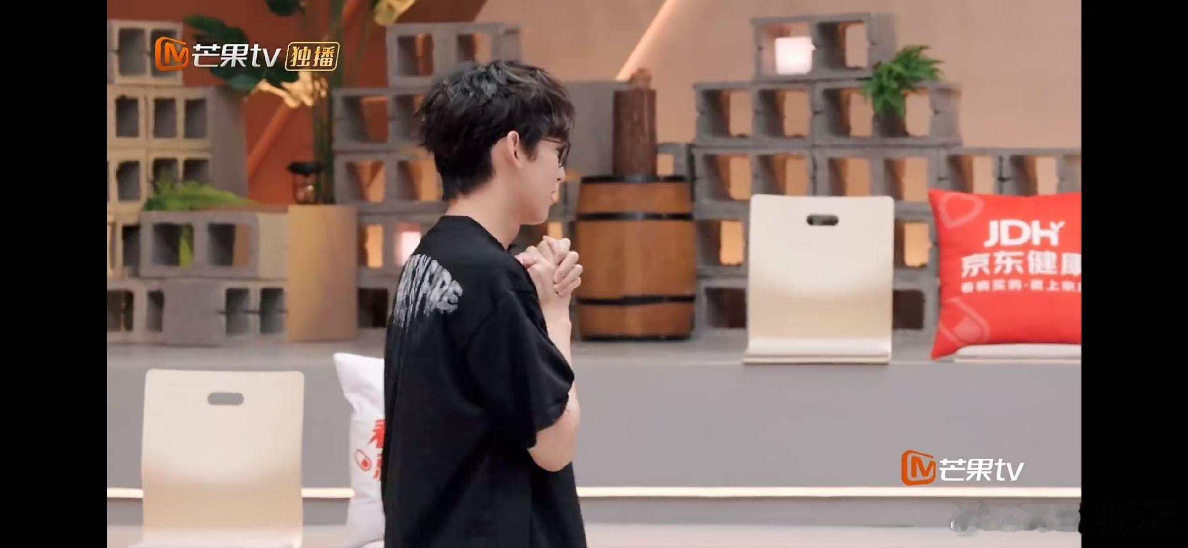 唐九洲让王传君赔2n披荆斩棘三公组队王传君和唐九洲这段即兴小剧场太有梗，一句公司