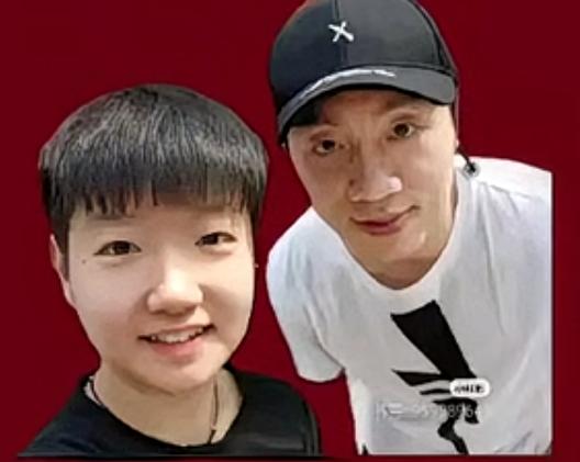 许昕
这叔当得太称职啦!
听说侄女莎莎有需要
许昕二话不说生意一撂
休息时间也舍