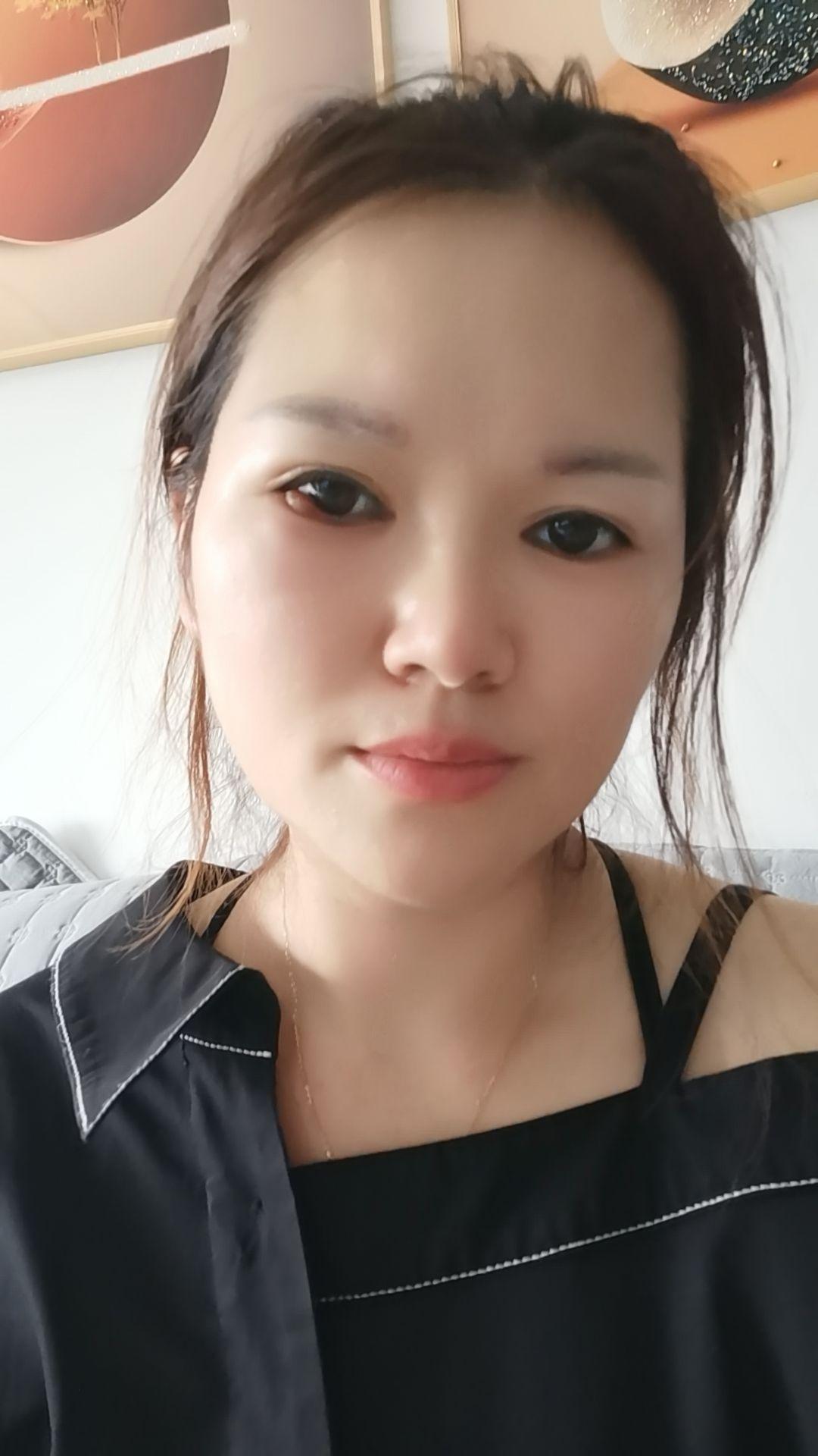 昨天都没有直播，莫名的就被抱走三天。我也生病了。以前眼睛长痘，不痛不痒...