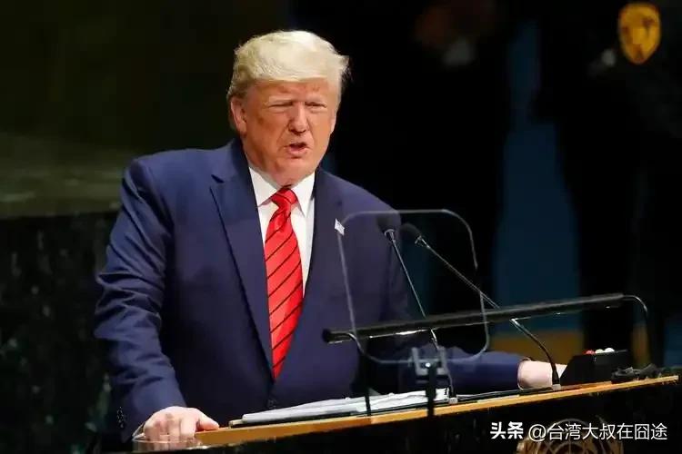 特朗普突然改口欢迎中国留学生？背后藏着什么大招？
 
特朗普刚把中国留学生拒之门