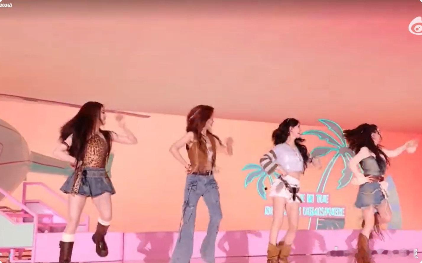 张月团887票乘风2026 温柔曲风搭配整齐舞蹈，氛围感浓郁，整体呈现特别完整流