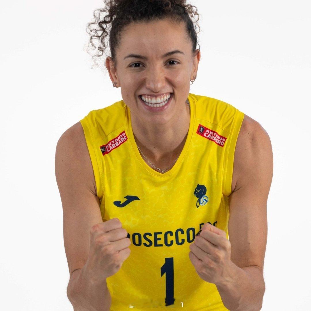 女排意大利女排联赛科内利亚诺 科内利亚诺即将与加比续约两年。双方即将达成协议。在